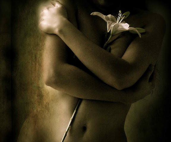 mujer-y-flor[1]