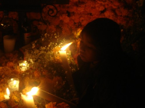 noche de muertos en zurumútaro 2010 foto julie sopetrán